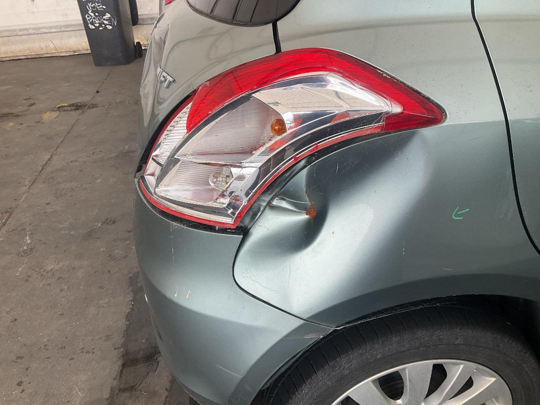 Photo '23' of Suzuki Swift