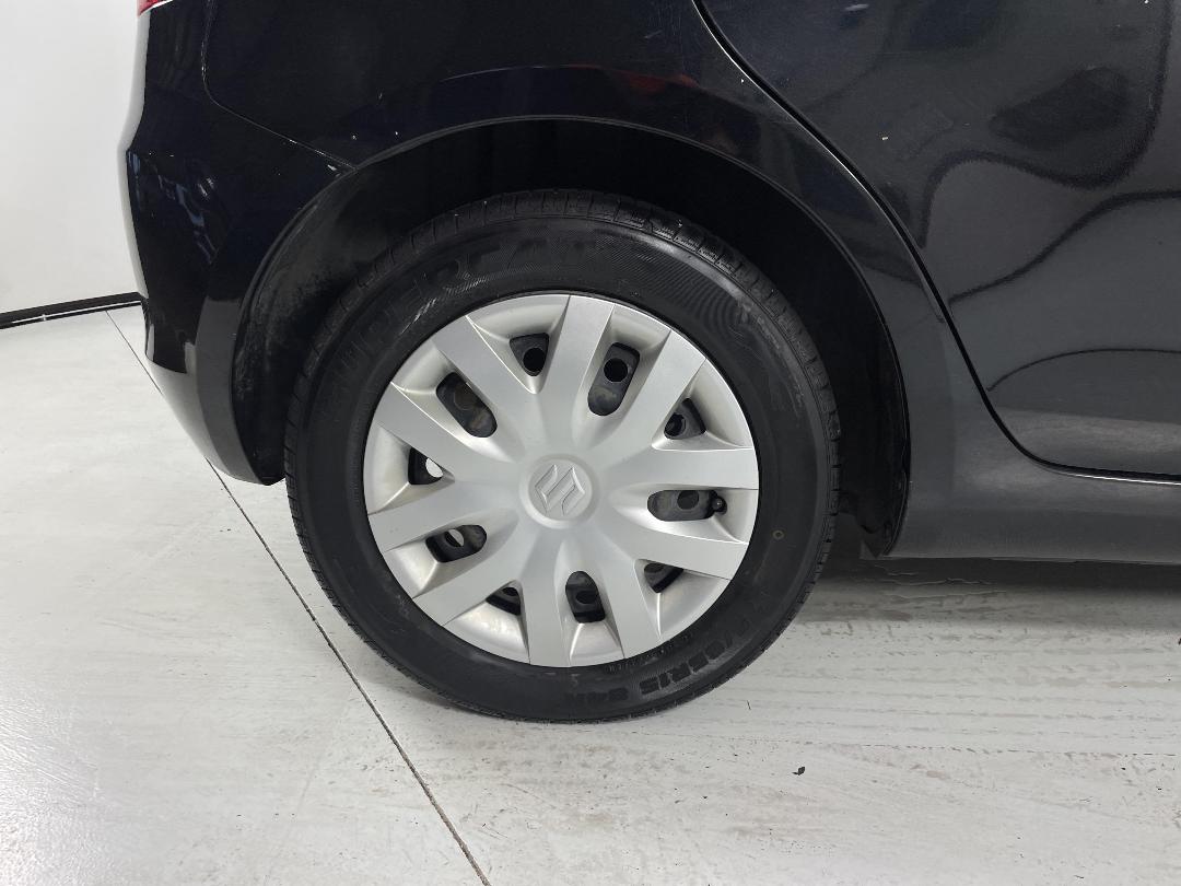 Photo '12' of Suzuki Swift