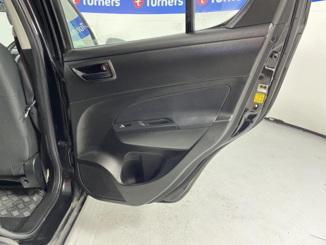 Photo '19' of Suzuki Swift