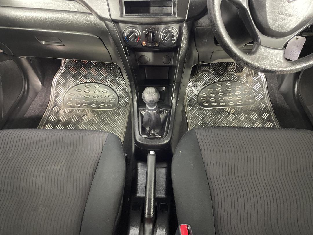 Photo '18' of Suzuki Swift