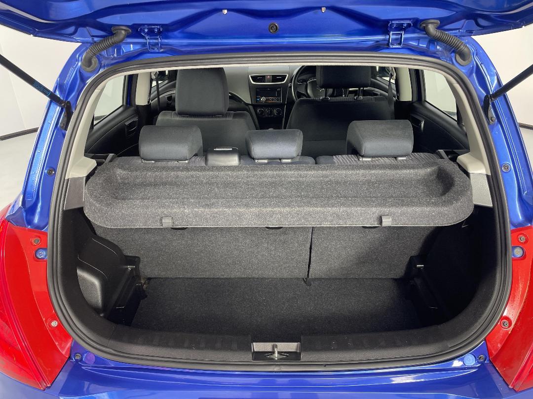 Photo '14' of Suzuki Swift