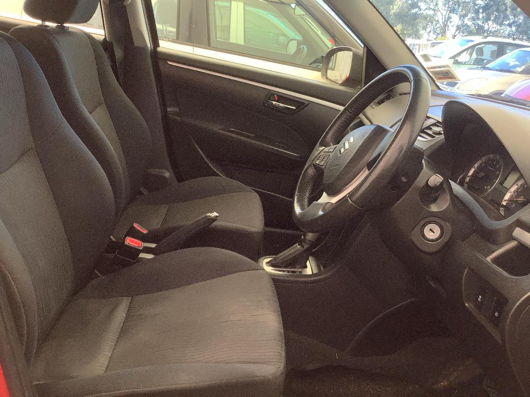 Photo '8' of Suzuki Swift Ltda