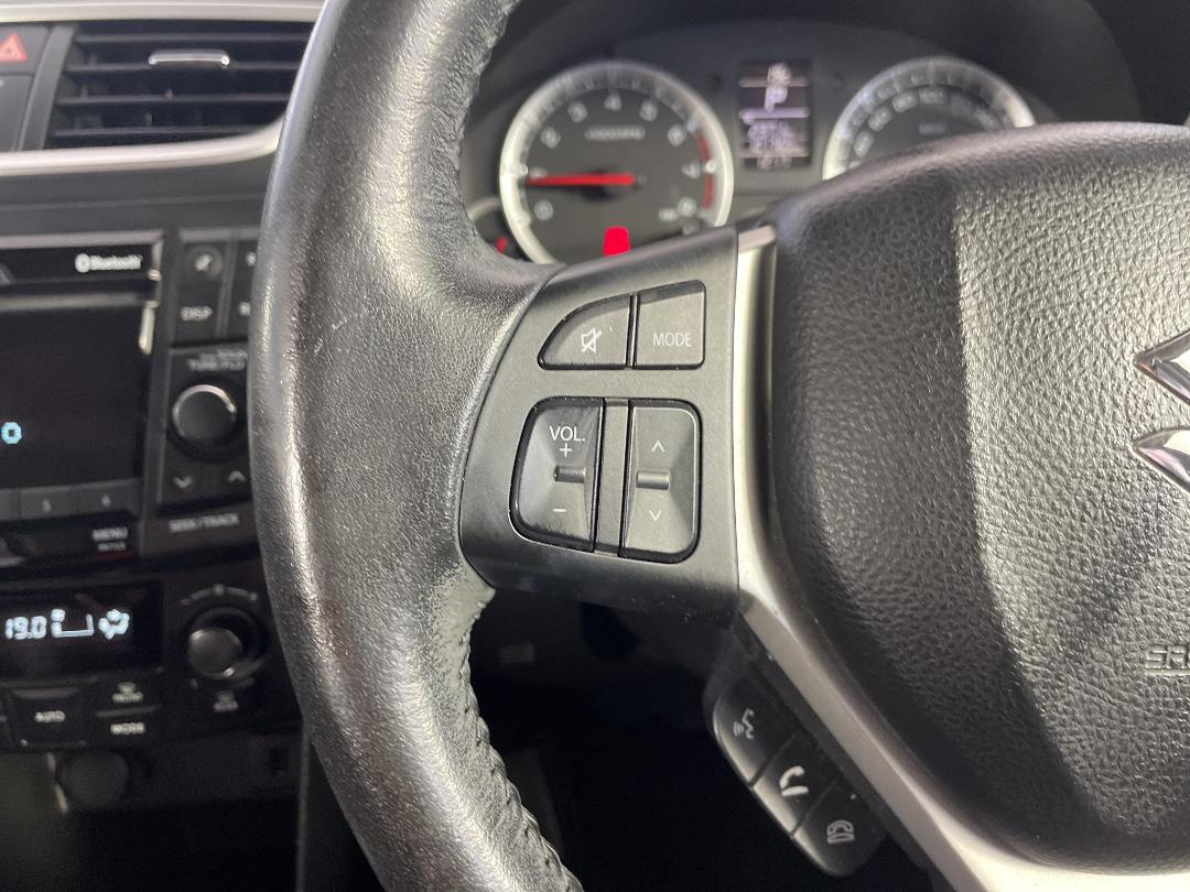 Photo '23' of Suzuki Swift