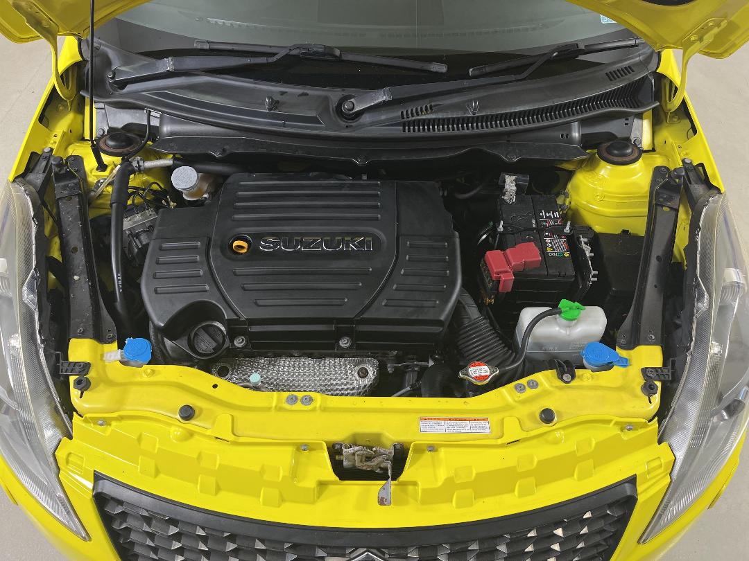 Photo '13' of Suzuki Swift