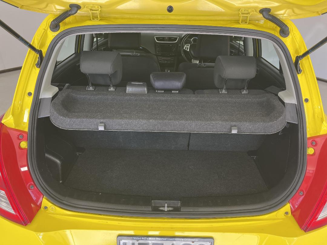 Photo '14' of Suzuki Swift