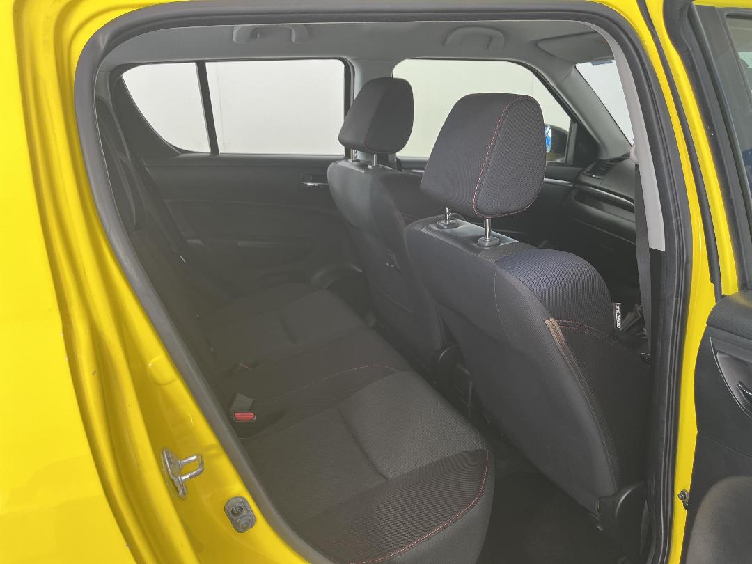 Photo '20' of Suzuki Swift