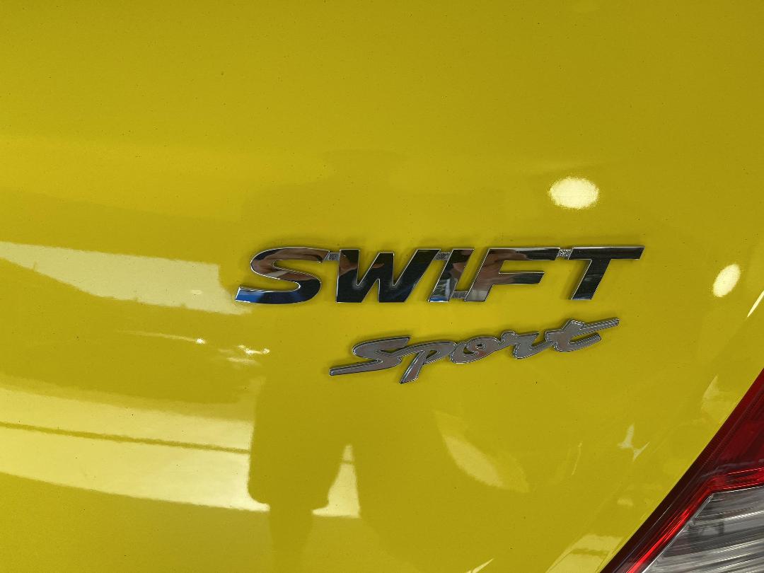 Photo '23' of Suzuki Swift
