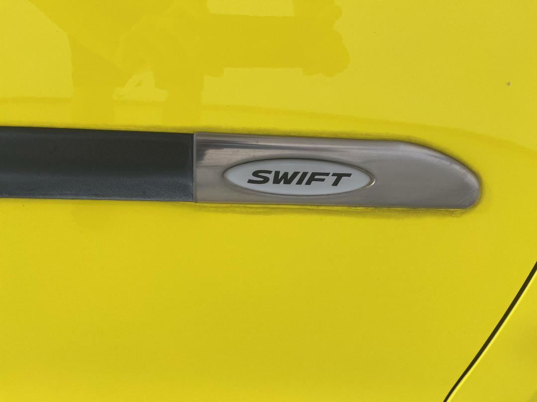 Photo '24' of Suzuki Swift