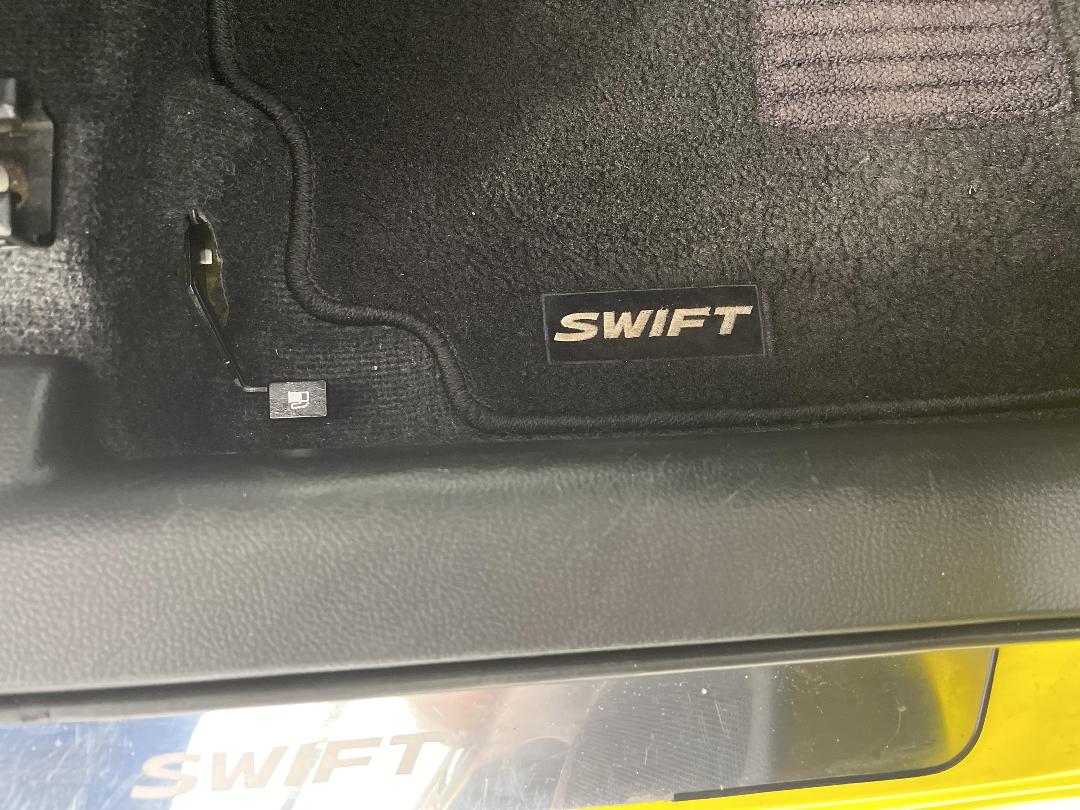 Photo '26' of Suzuki Swift