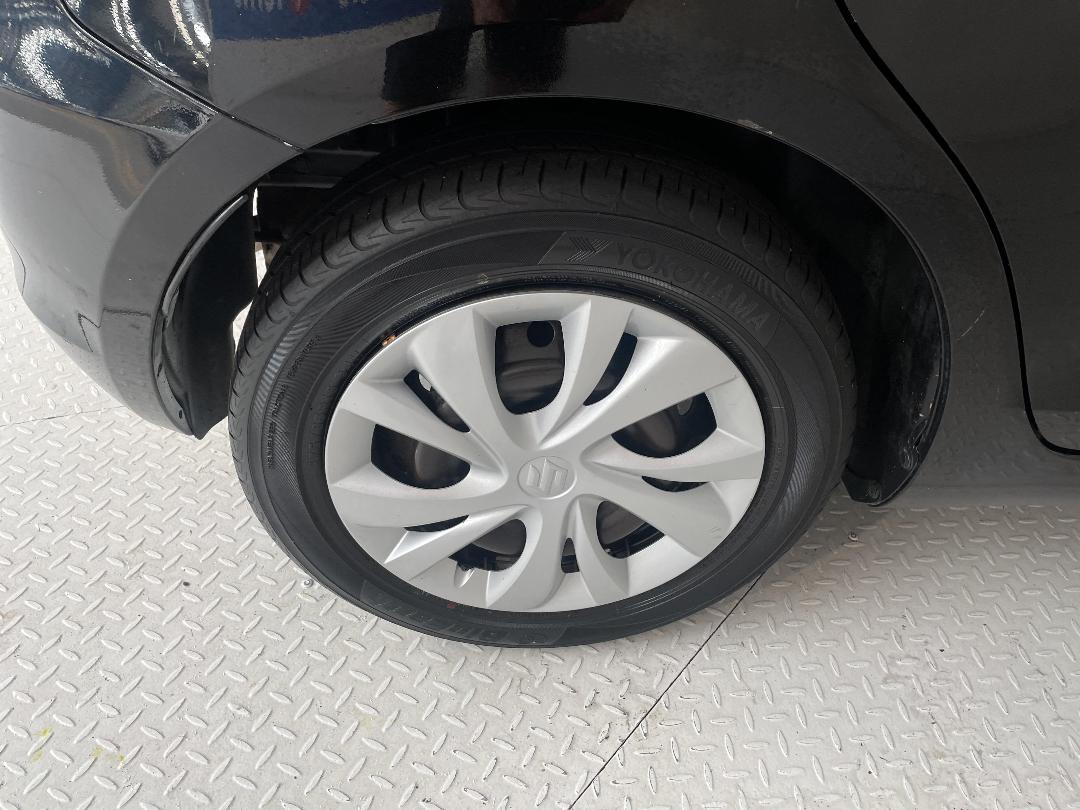 Photo '12' of Suzuki Swift Photo '12' of Suzuki Swift