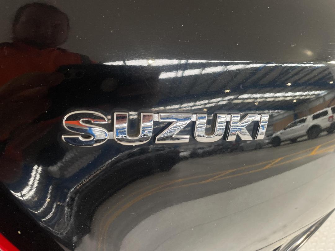 Photo '33' of Suzuki Swift Photo '33' of Suzuki Swift