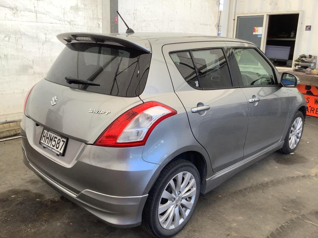 Photo '5' of Suzuki Swift