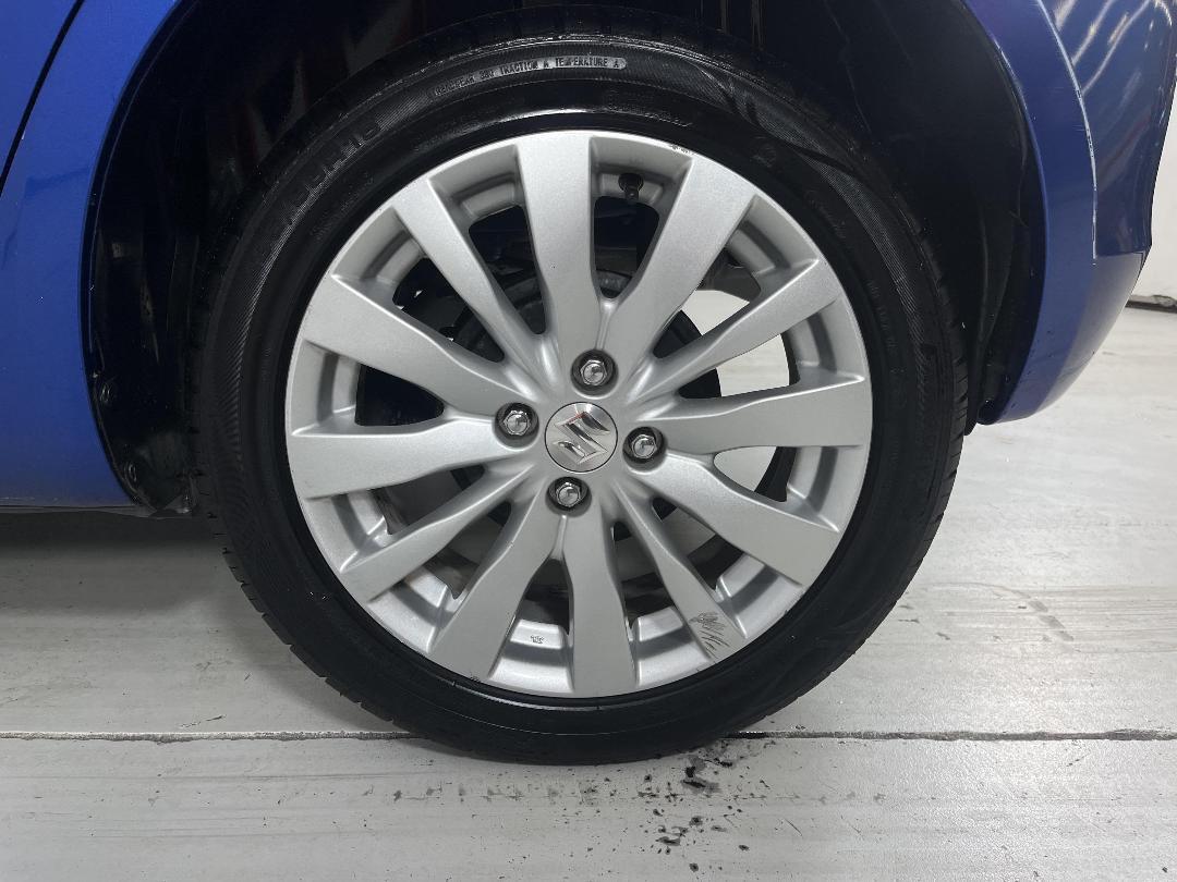 Photo '11' of Suzuki Swift Photo '11' of Suzuki Swift