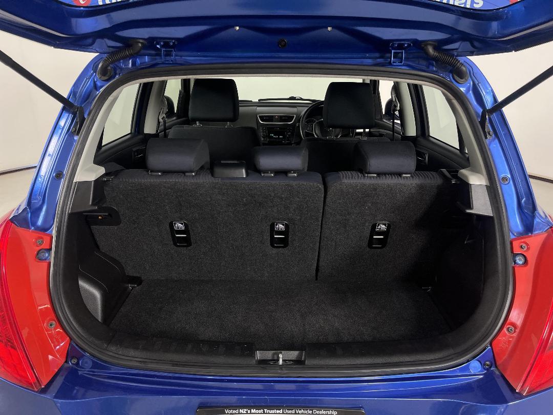 Photo '14' of Suzuki Swift Photo '14' of Suzuki Swift