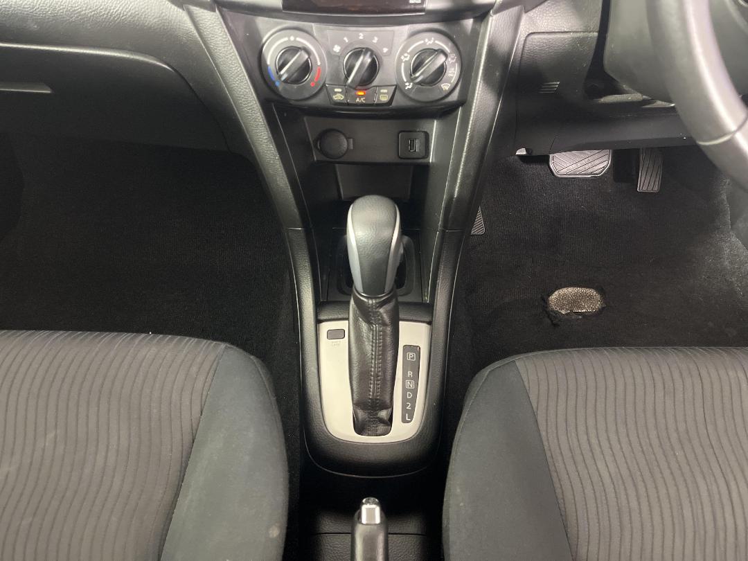 Photo '23' of Suzuki Swift Photo '23' of Suzuki Swift