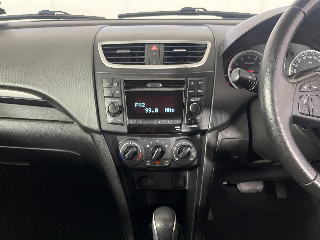 Photo '18' of Suzuki Swift Photo '18' of Suzuki Swift