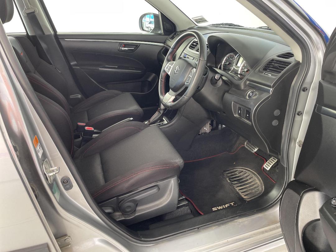 Photo '16' of Suzuki Swift