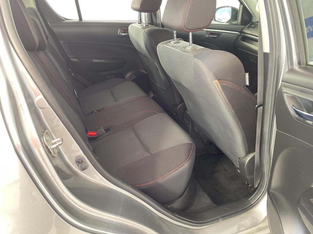 Photo '20' of Suzuki Swift