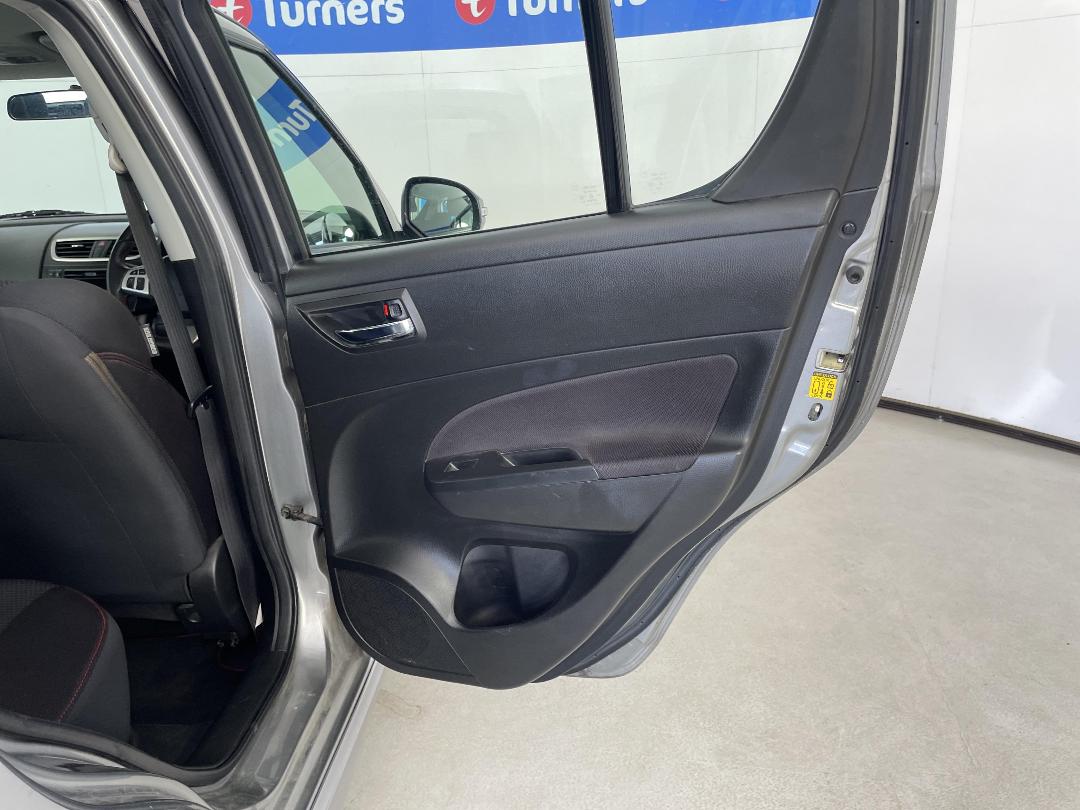 Photo '19' of Suzuki Swift