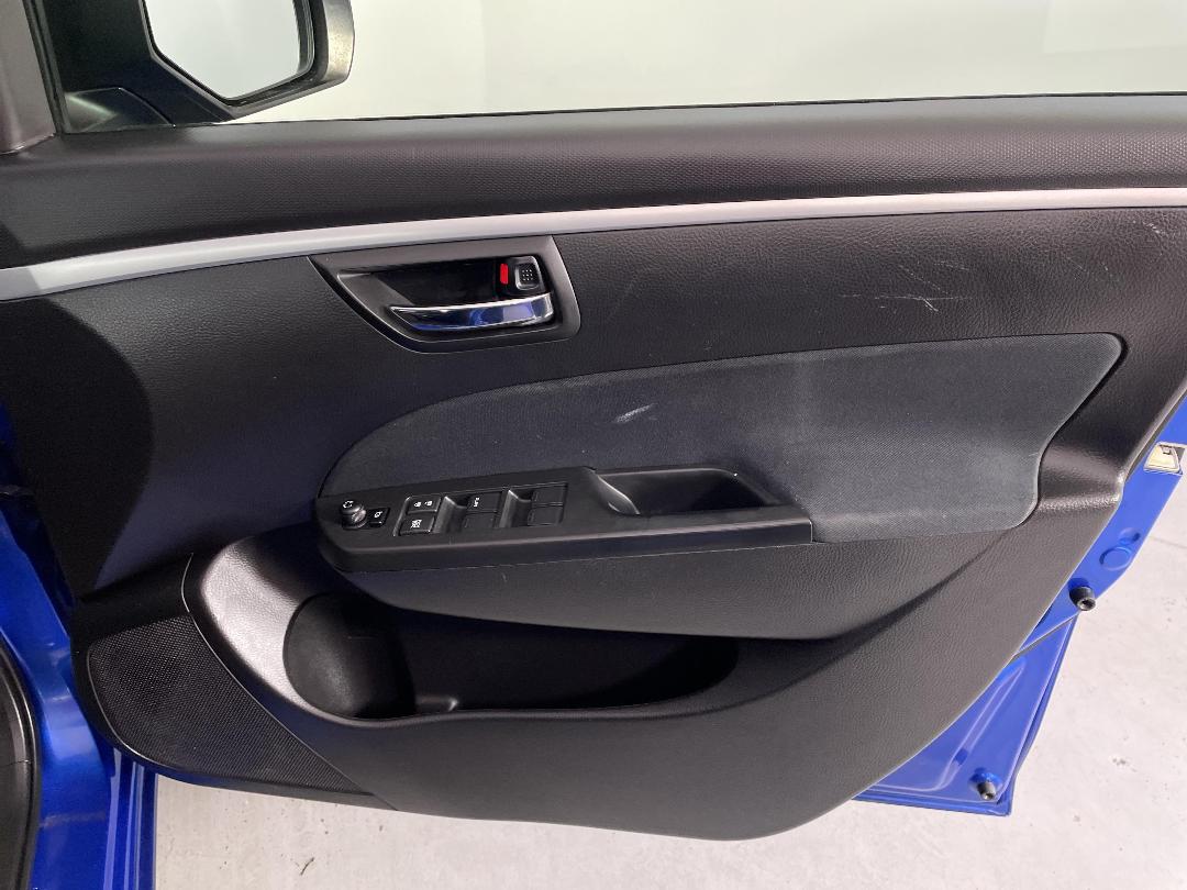 Photo '15' of Suzuki Swift Photo '15' of Suzuki Swift