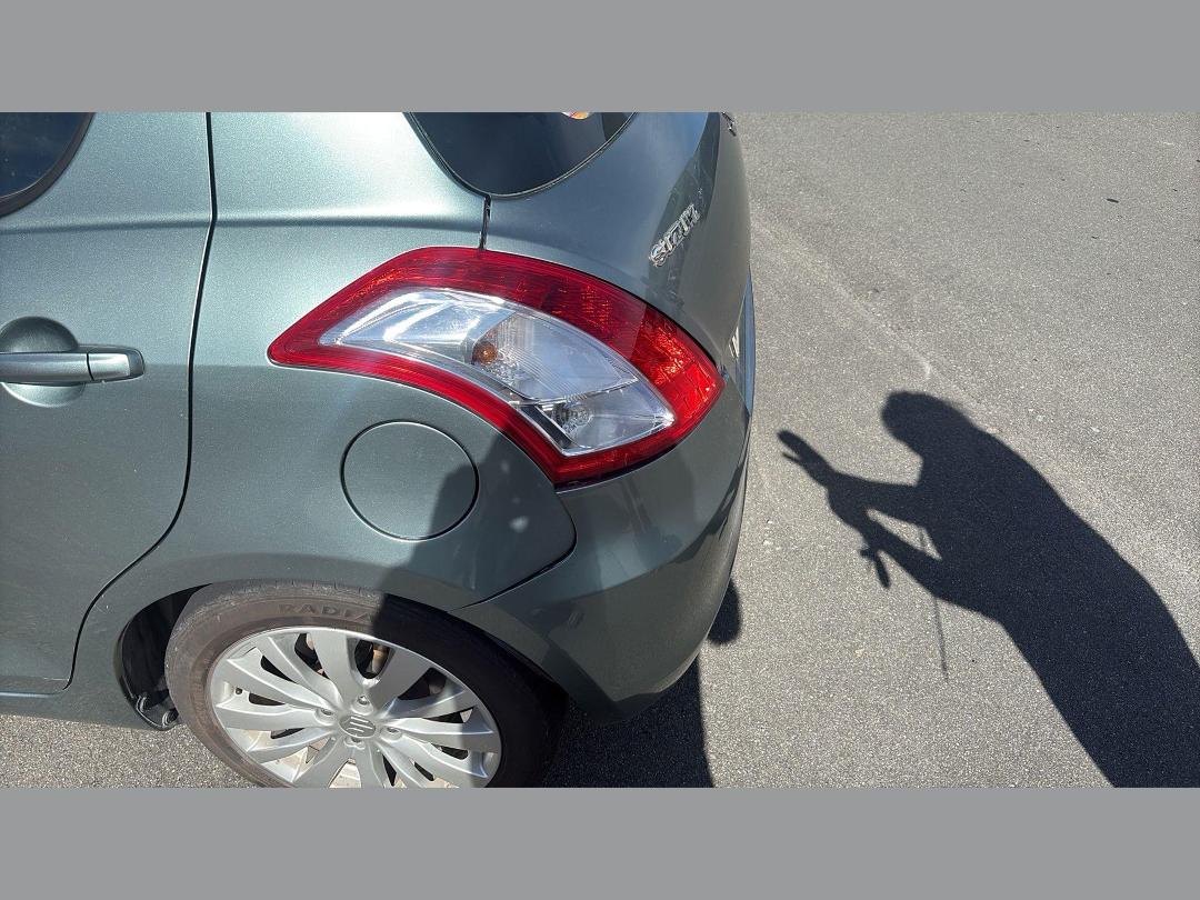 Photo '8' of Suzuki Swift RS