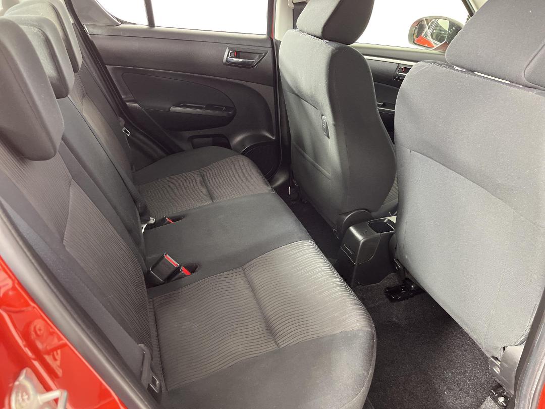 Photo '20' of Suzuki Swift Photo '20' of Suzuki Swift