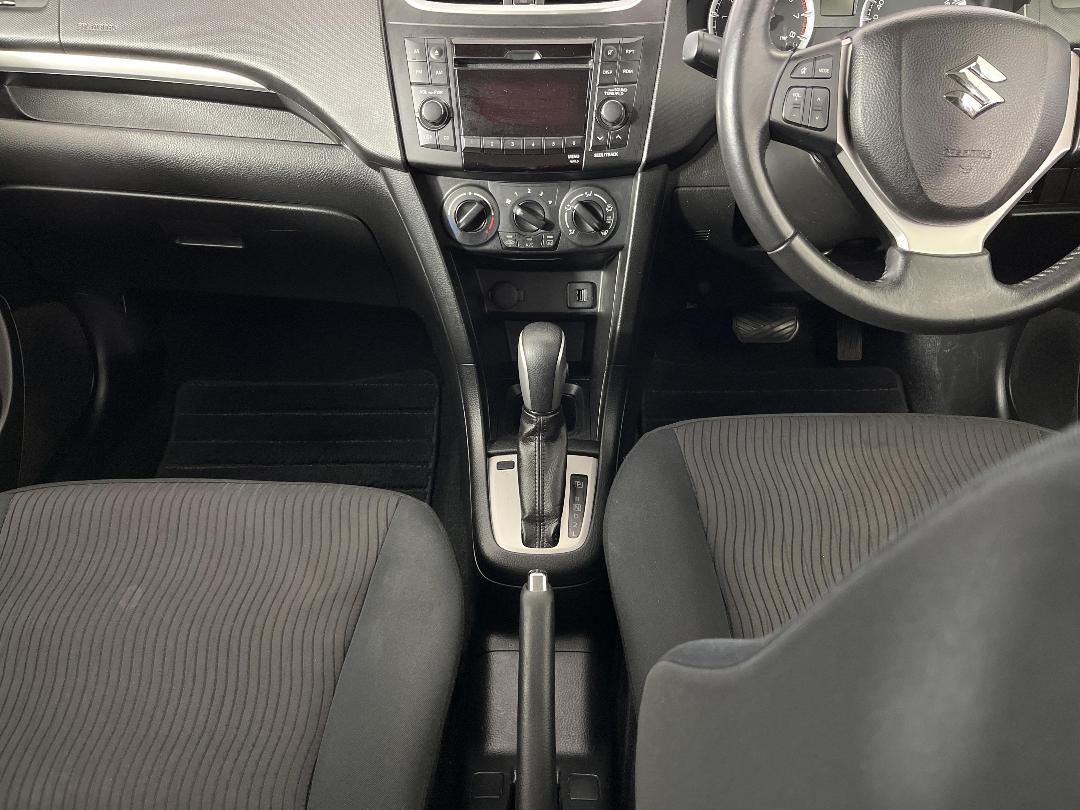 Photo '18' of Suzuki Swift Photo '18' of Suzuki Swift