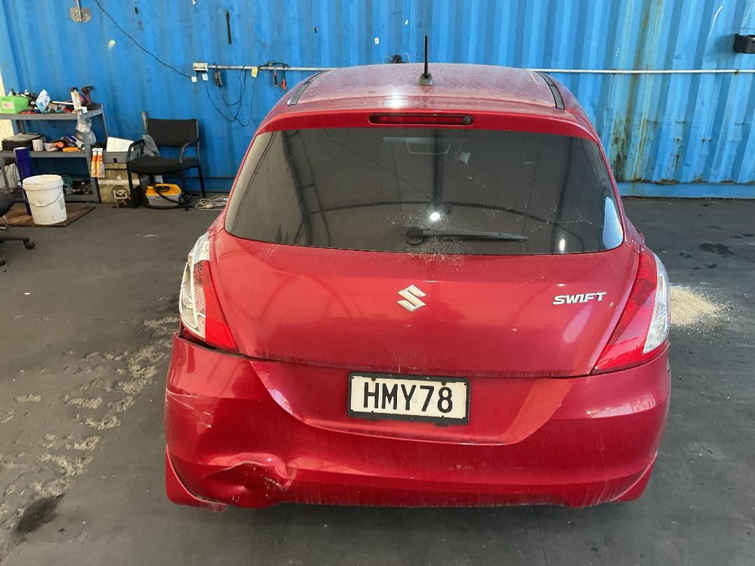 Photo '12' of Suzuki Swift