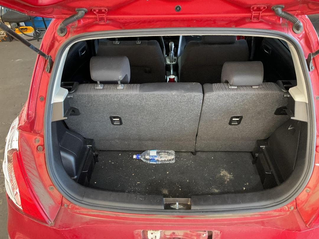 Photo '24' of Suzuki Swift