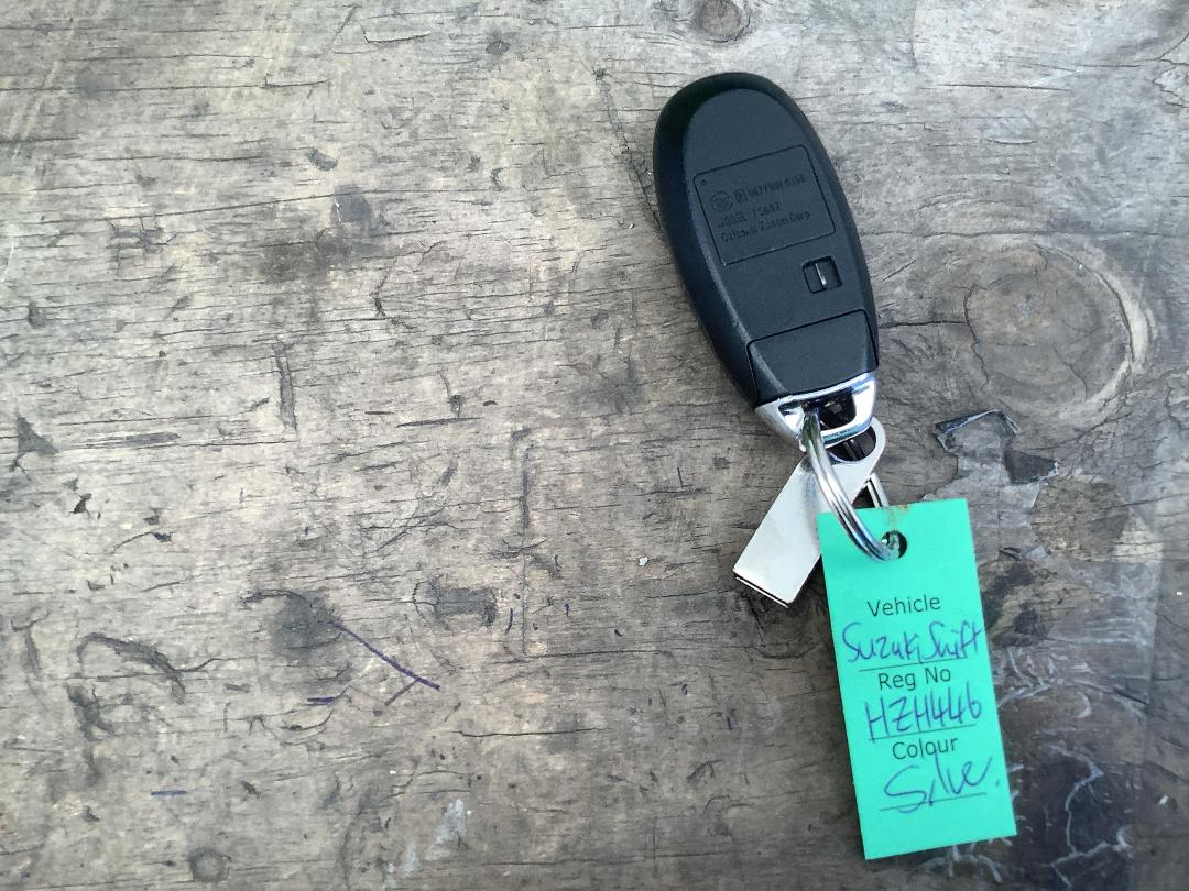 Photo '18' of Suzuki Swift