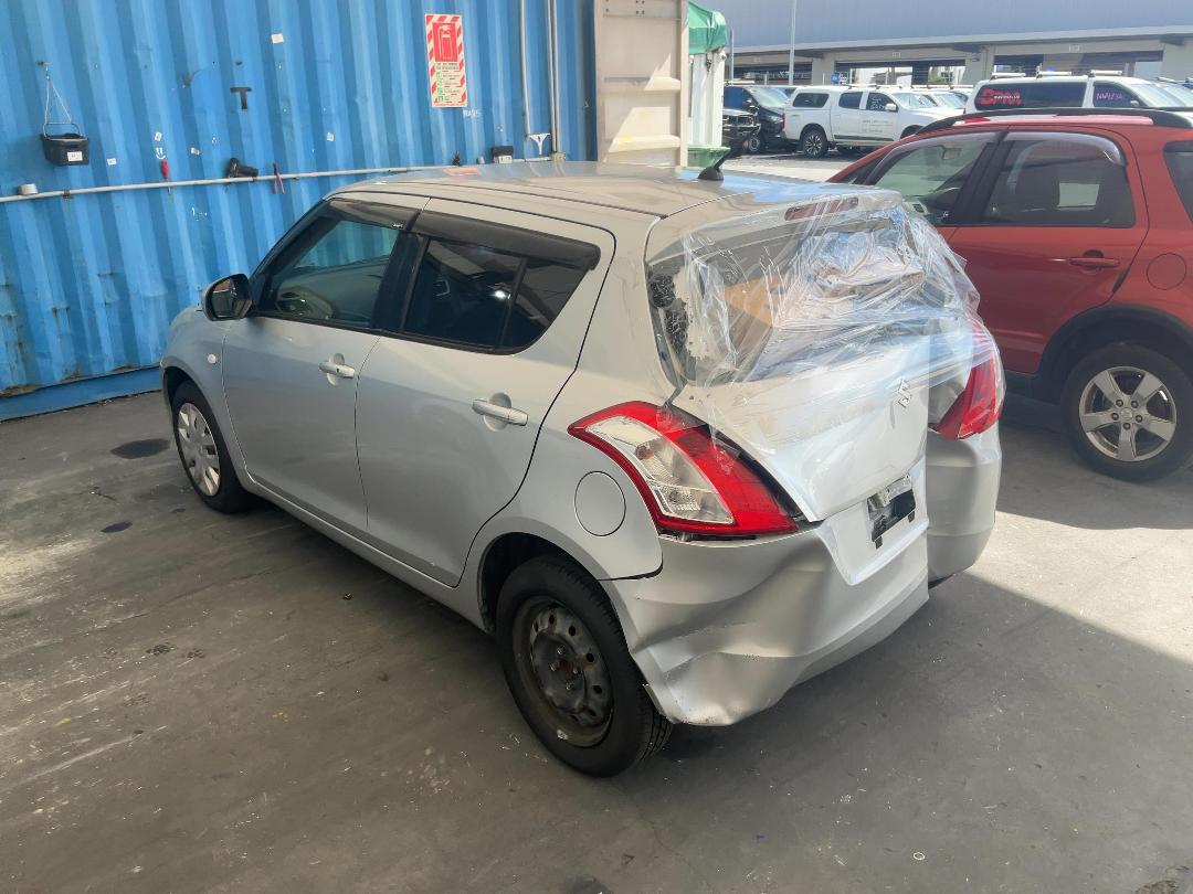 Photo '8' of Suzuki Swift Photo '8' of Suzuki Swift