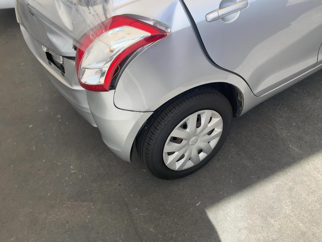 Photo '12' of Suzuki Swift Photo '12' of Suzuki Swift