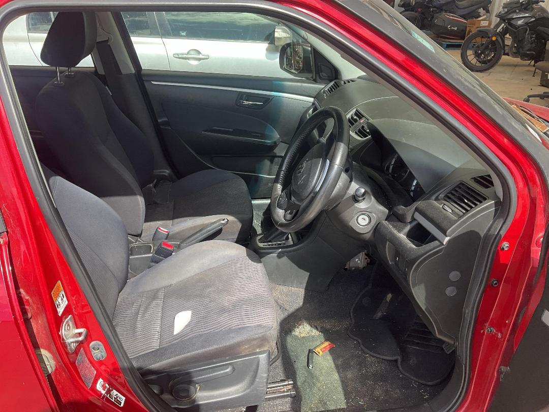 Photo '7' of Suzuki Swift Ltda