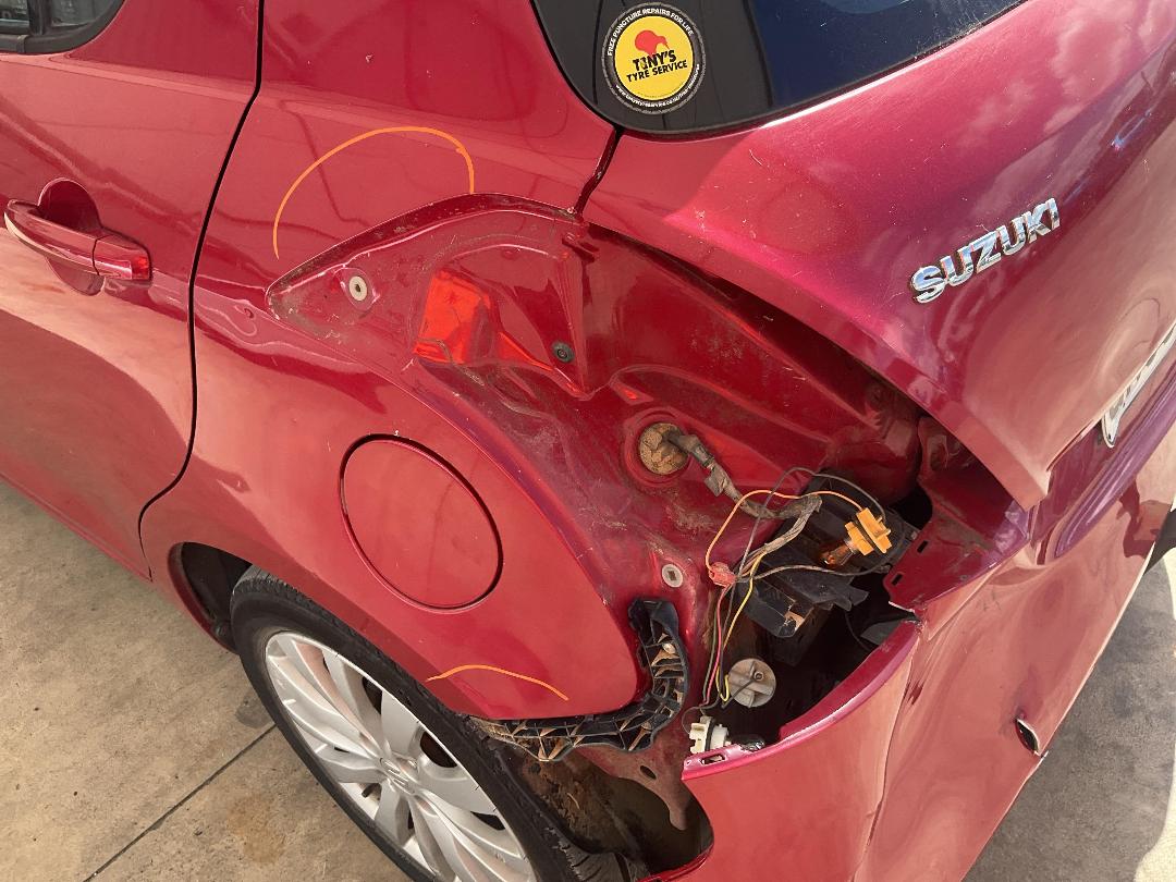 Photo '16' of Suzuki Swift Ltda