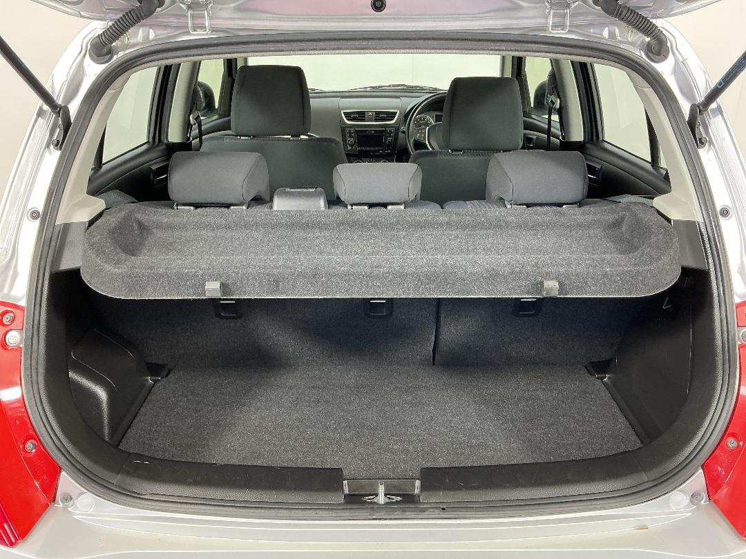 Photo '14' of Suzuki Swift Photo '14' of Suzuki Swift