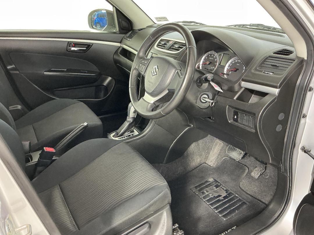 Photo '16' of Suzuki Swift Photo '16' of Suzuki Swift