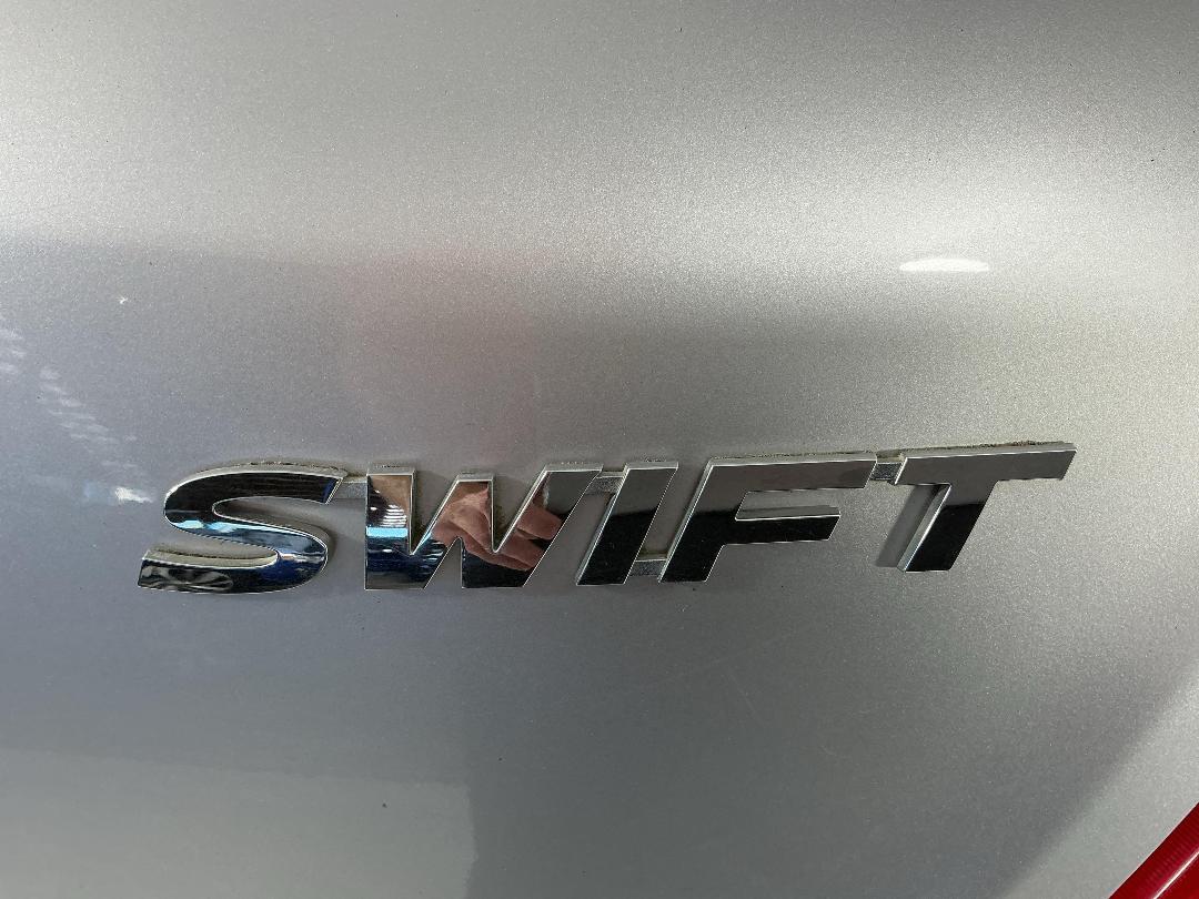 Photo '28' of Suzuki Swift Photo '28' of Suzuki Swift
