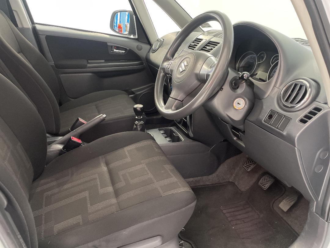 Photo '16' of Suzuki SX4 Photo '16' of Suzuki SX4