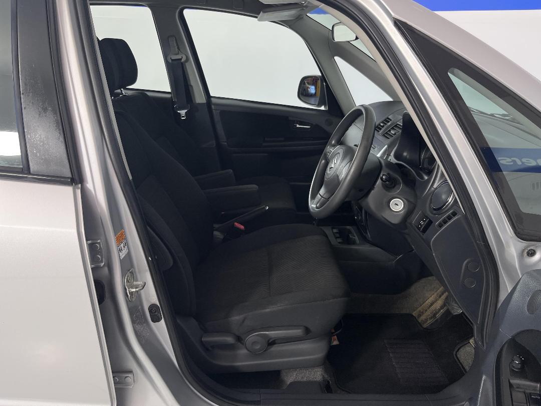 Photo '16' of Suzuki SX4