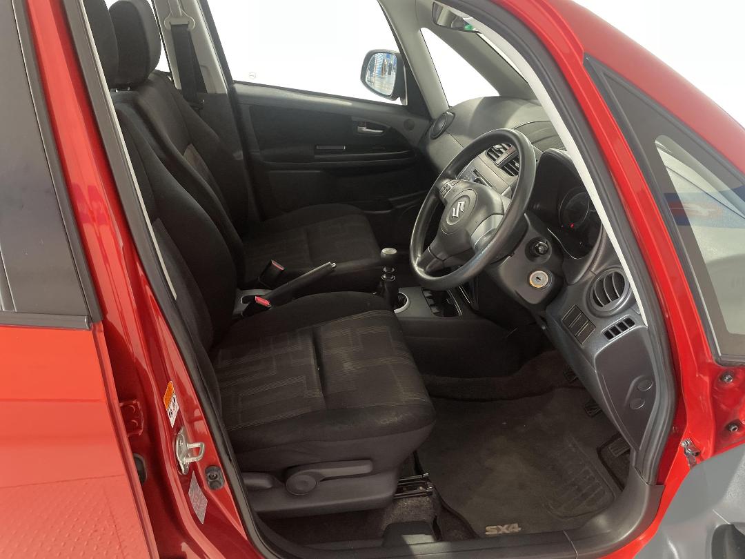 Photo '16' of Suzuki SX4