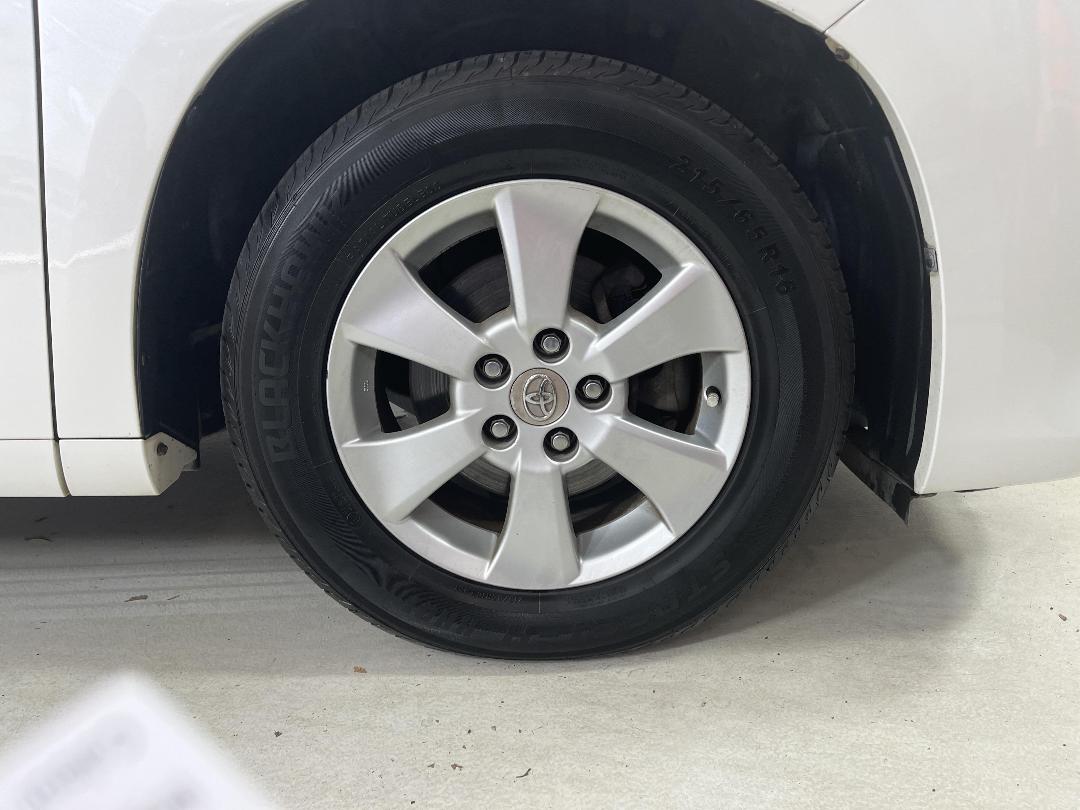 Photo '9' of Toyota Alphard