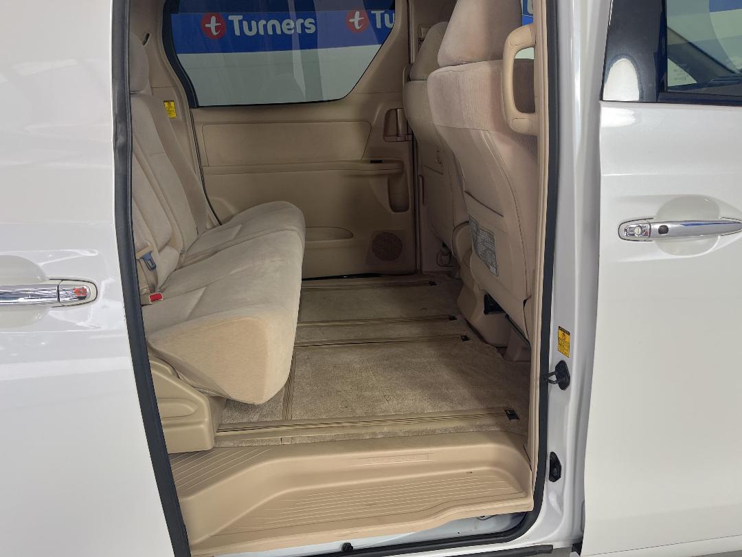 Photo '20' of Toyota Alphard