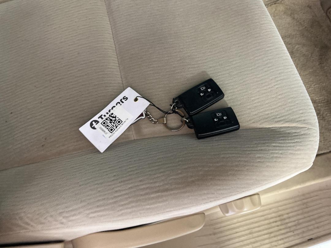 Photo '22' of Toyota Alphard