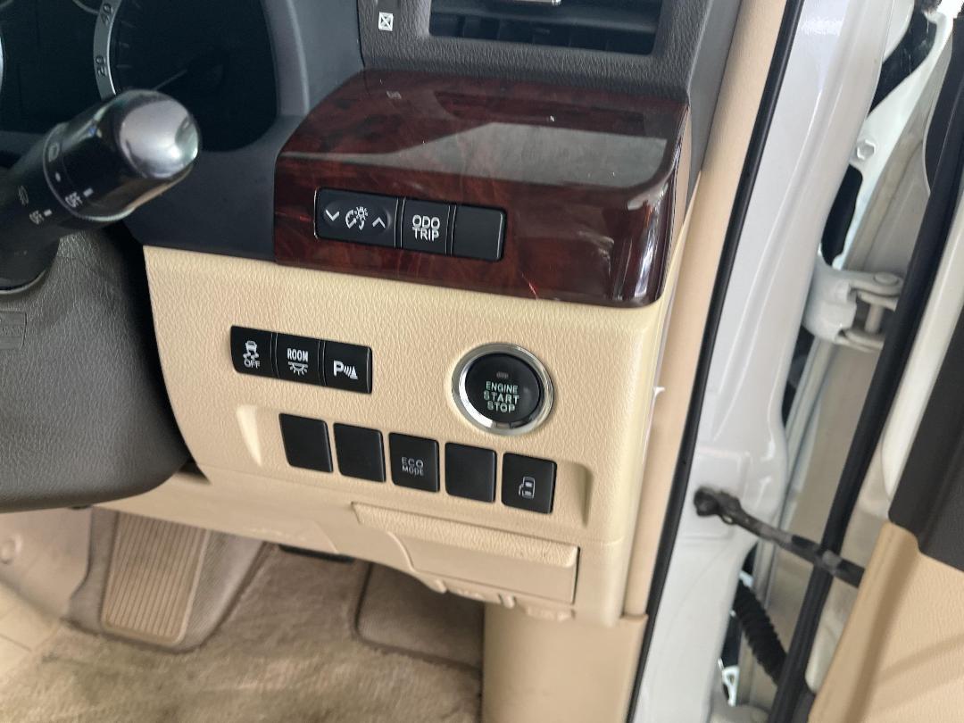 Photo '24' of Toyota Alphard