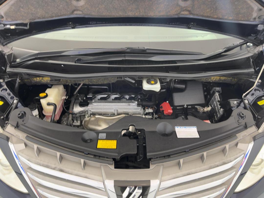 Photo '13' of Toyota Alphard Photo '13' of Toyota Alphard