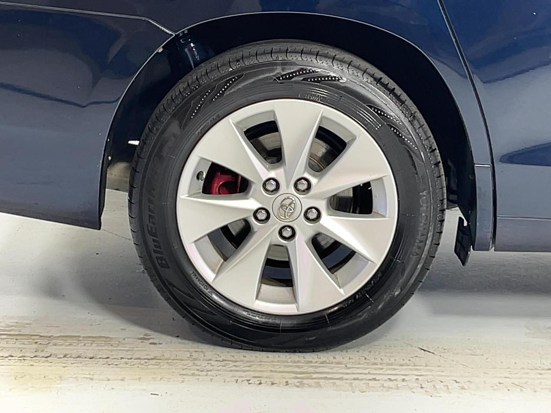 Photo '12' of Toyota Alphard Photo '12' of Toyota Alphard