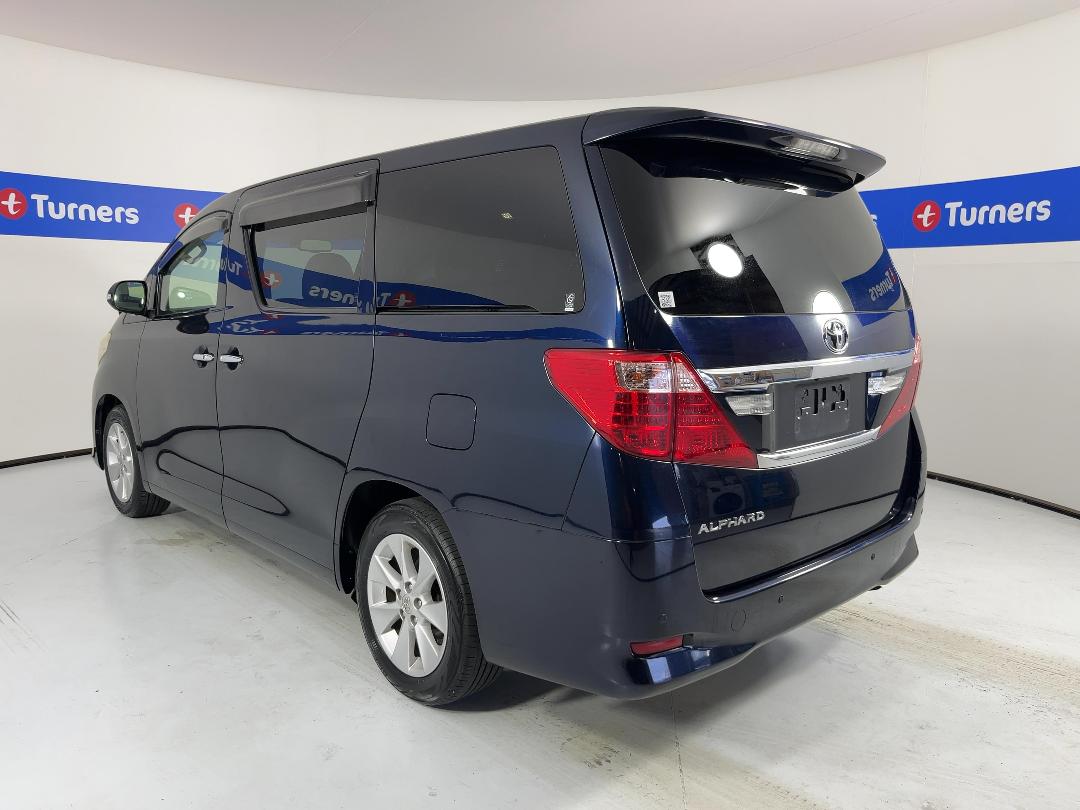 Photo '5' of Toyota Alphard Photo '5' of Toyota Alphard