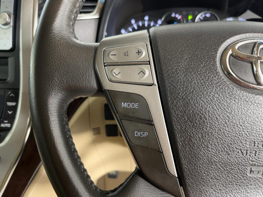 Photo '23' of Toyota Alphard Photo '23' of Toyota Alphard