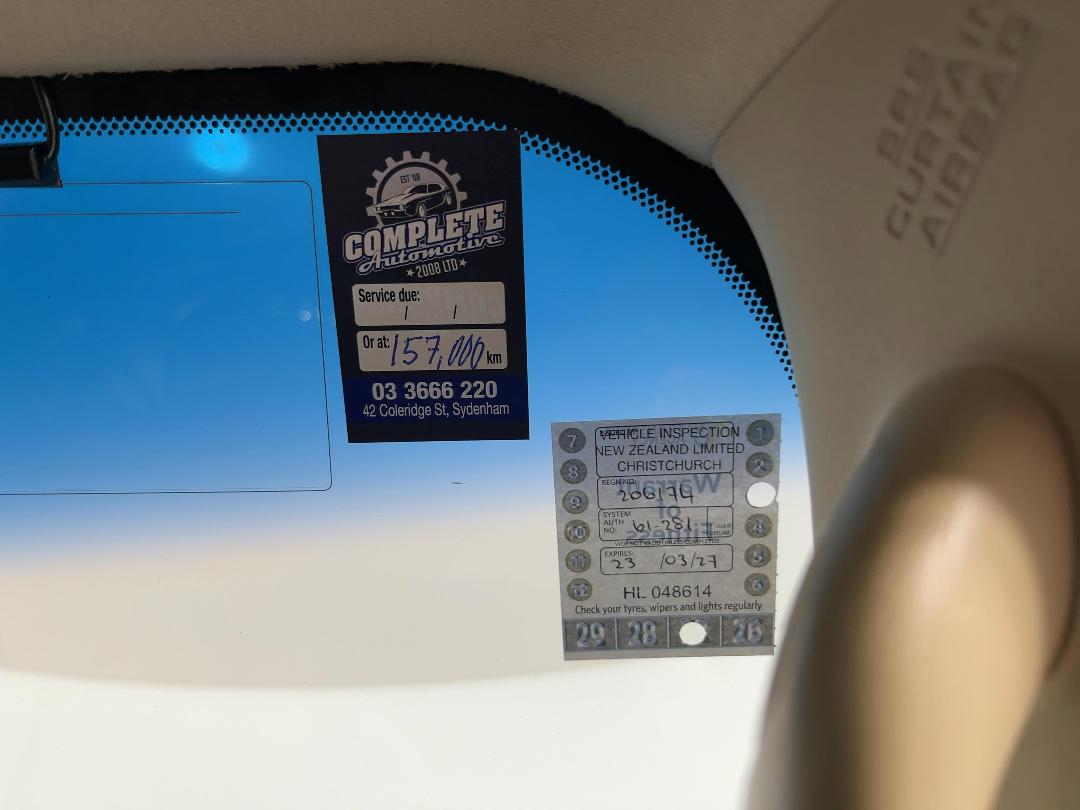 Photo '27' of Toyota Alphard Photo '27' of Toyota Alphard