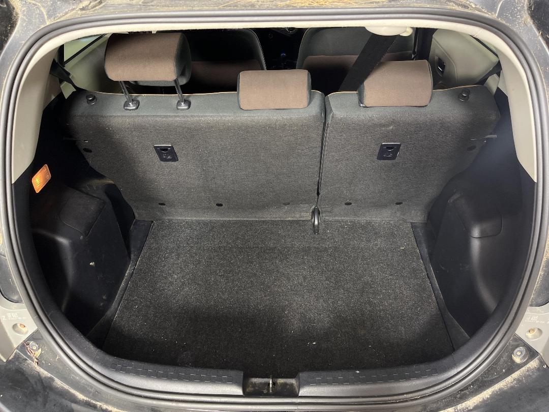 Photo '14' of Toyota Aqua